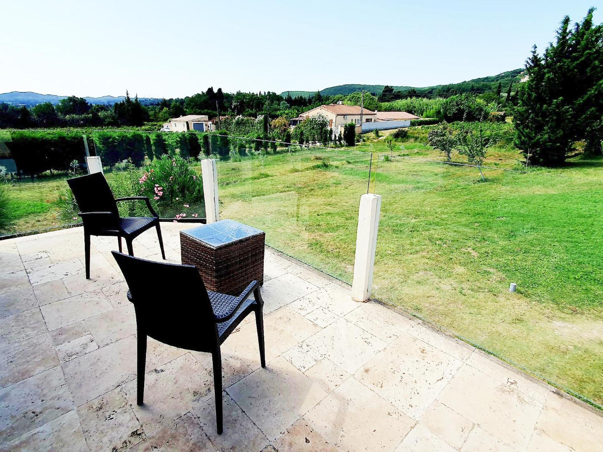 Apartament Superbe Chambre Avec Terrasse, Parking Prive, Jardin, Calme, Climatisation, 10 Mn Pont Du Gard #7 Rochefort-du-Gard Zewnętrze zdjęcie